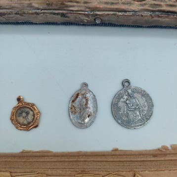 Lot van 15 religieuze voorwerpen (15) - Vintage - Papier,, Antiek en Kunst
