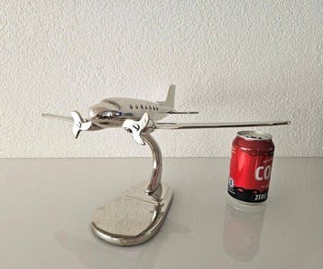 Bureausculptuur - Avion-jouet Douglas DC-3 - 2000-2010