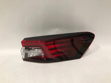 Skoda Superb IV 2024 - rechter achterlicht met dynamische ri, Verzenden, Gebruikt