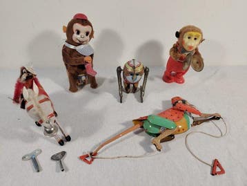 China - Blikken speelgoedfiguur - fünf verschiedene Affen -