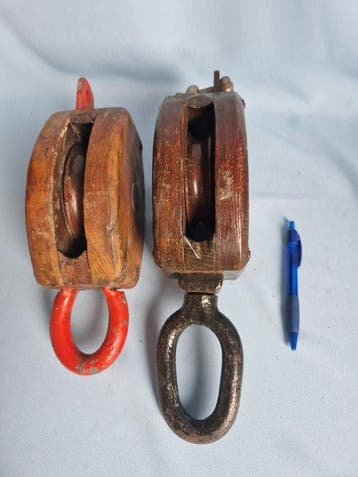 Katrollen / blokken, Ship’s pulley (2) - Hout, IJzer