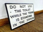 Enseigne publicitaire - Ne pas utiliser les toilettes, Hobby & Loisirs créatifs, Trains miniatures | Échelles Autre