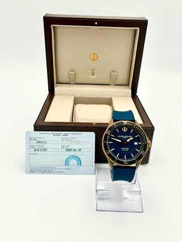 Baume & Mercier - Baume & Mercier Clifton Club Bronze –, Nieuw