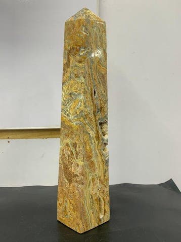 Calcite abeille naturelle Obélisque - Hauteur : 41.5 cm -