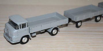 Märklin 1:43 - Model vrachtwagen - Camion plateau avec deux