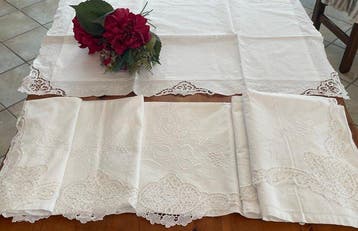 Pizzo burano Venezia - grappoli di uva su rametti di vite. -, Antiek en Kunst