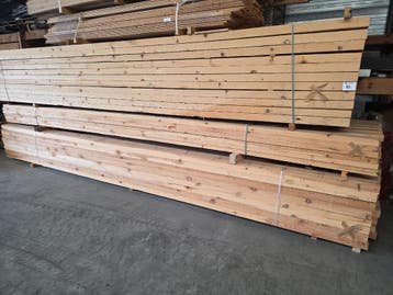 137 houten balken