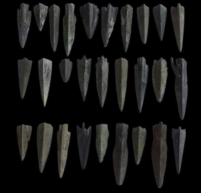 Scythe Bronze Collection de pointes de flèches en bronze -, Collections, Minéraux & Fossiles