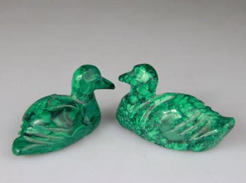 Paar beeldjes van eenden, sculpturen, koppels - standbeelden