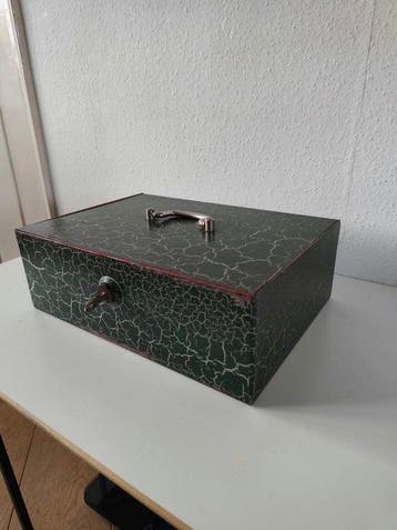 Brandkast - Plaatstaal - ijzeren vintage geldkist, Antiek en Kunst