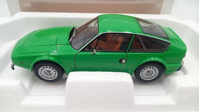 Norev 1:18 - Modelauto - Alfa Romeo Junior Z 1969 -, Hobby & Loisirs créatifs, Voitures miniatures | 1:5 à 1:12