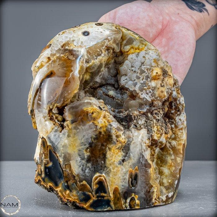 Fascinerende barnsteenkleurige agaatdruse met chalcedoon, Verzamelen, Mineralen en Fossielen