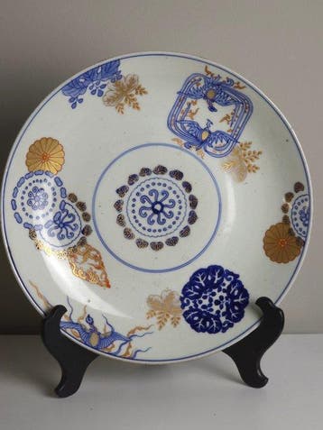 Groot antiek Japans Imari porseleinen bord met asymmetrisch, Antiek en Kunst