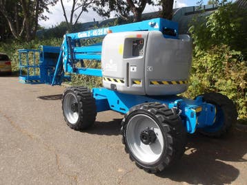 Kniktelescoophoogwerker Genie Z45/25J RT Werkhoogte 16,05 m