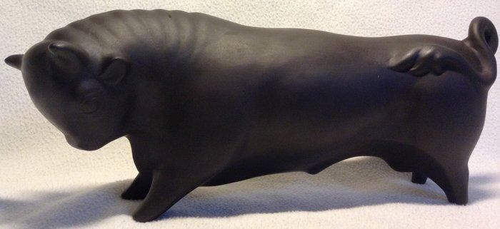 Wedgwood - Arnold Machin (1911-1990) - sculptuur, Taurus the, Antiek en Kunst, Antiek | Glaswerk en Kristal