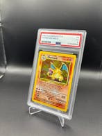 Pokémon - 1 Graded card - Charizard 004 Holo - PSA 5 - WOTC, Nieuw