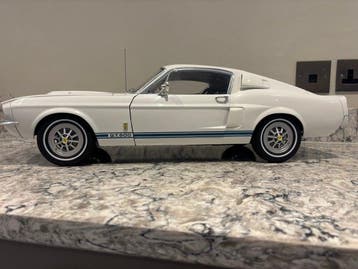 Agora 1:8 - Modelauto - Ford Mustang Shelby GT500 Super, Nieuw