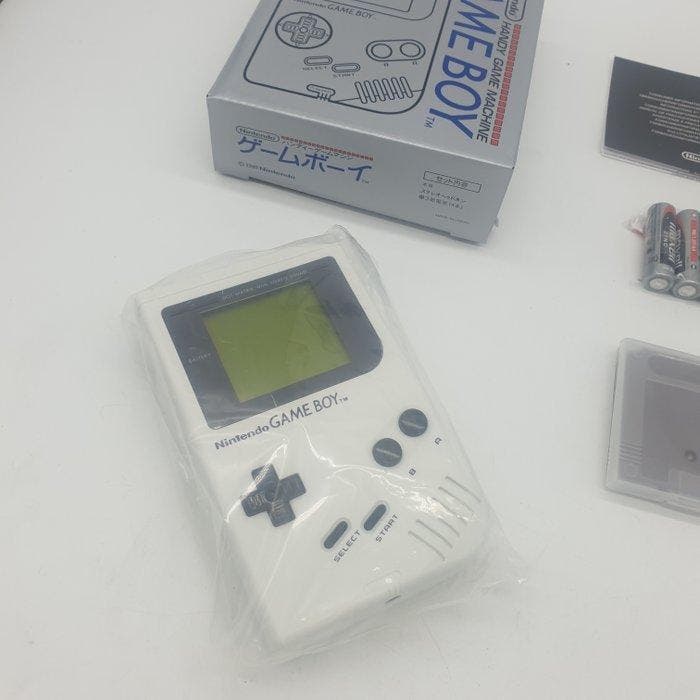 Nintendo - Gameboy Classic White DMG-01 1989 Console - new, Games en Spelcomputers, Spelcomputers | Overige Accessoires