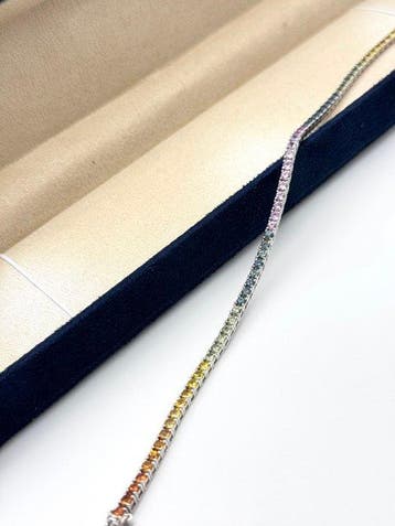 Tennis armband - 18 karaat Witgoud - 5.10ct. tw. Saffier