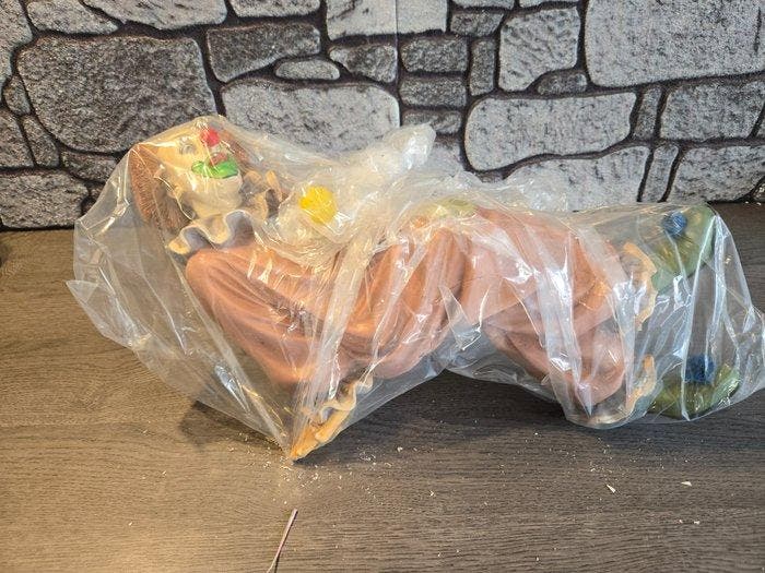 Jun Asilo Filipijnen - Jun Asilo - Beeld, Clown met kauwgom, Antiek en Kunst, Curiosa en Brocante