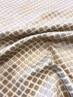 Fluwelen jacquard met een klein, regelmatig geometrisch