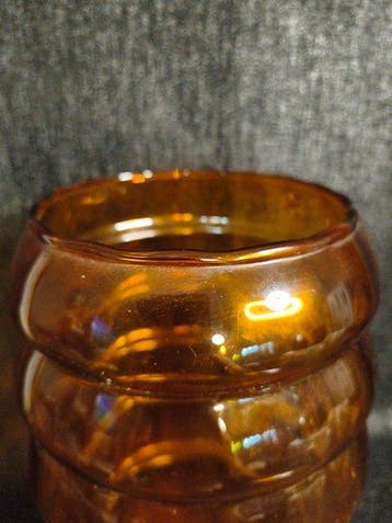 edmond paul - Vaas - Glas - Amberkleurig glas en omzoomd.