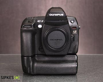 Olympus E-3 IS + Olympus HLD-4 batterijgrip / Digitale