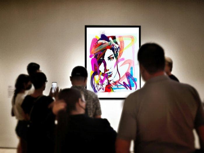 Utopia - Amy Winehouse just love, Antiek en Kunst, Kunst | Designobjecten