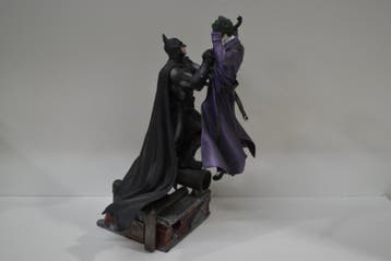 Batman Arkham Origins Collectors Edition figure, Collections