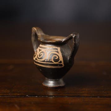 Oud-Griekenland, Aardewerk Kantharos - 6 cm