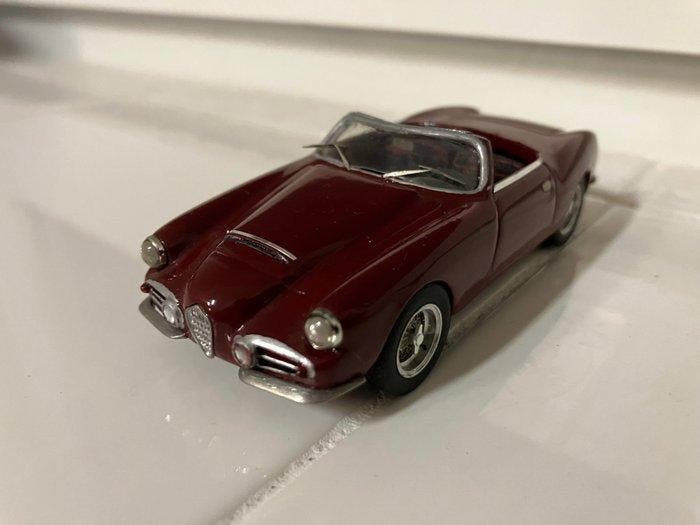 IV Model Factory 1:43 - Modelauto - Alfa Romeo 1900 SSZ, Hobby en Vrije tijd, Modelauto's | 1:5 tot 1:12