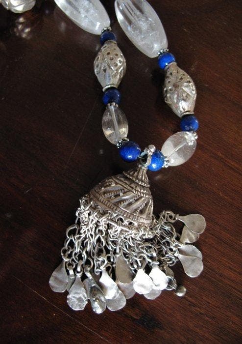 Zilver, bergkristal, lapis lazuli - Halsketting - India, Antiek en Kunst, Kunst | Niet-Westerse kunst