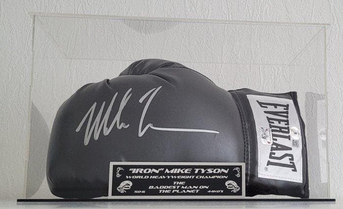 Boxe - Mike Tyson - Bokshandschoen, Collections, Collections Autre