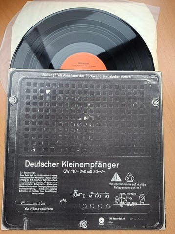 Kraftwerk - RADIO-ACTIVITY (Rare original 1st UK pressing, Nieuw in verpakking