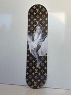 Rob VanMore - Skating by LV x Marilyn Monroe, Antiquités & Art