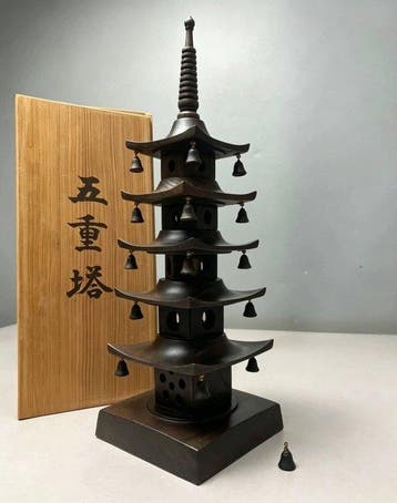 Decoratief ornament - Japanese solid wood five-story pagoda