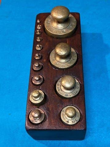 Sluitgewichten (14) - Messing, Hout