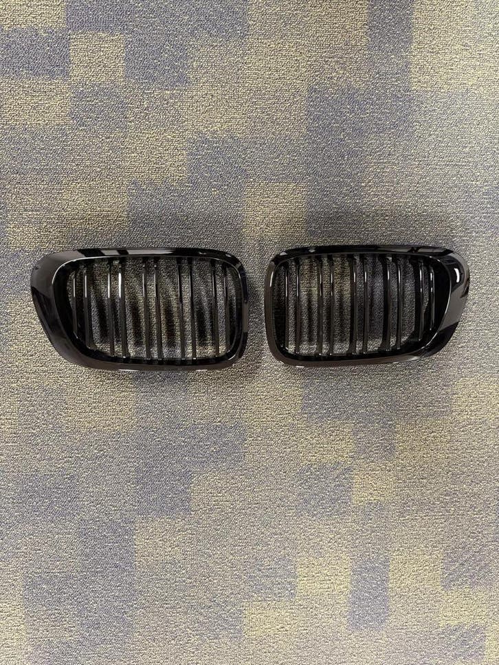 BMW E46 grillen dubbelspijls glanzend zwart – Coupé/Cabrio, Auto-onderdelen, Carrosserie, Nieuw, BMW, Voor