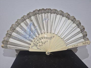Handwaaier - Been - Isabelijnse stijl 1910