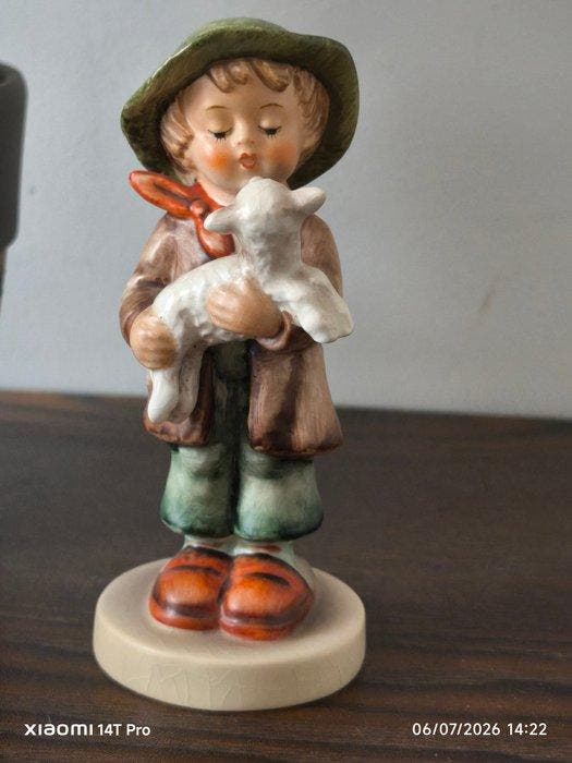 Hummel - Figuur - The lost sheep - Keramiek, Antiquités & Art, Curiosités & Brocante