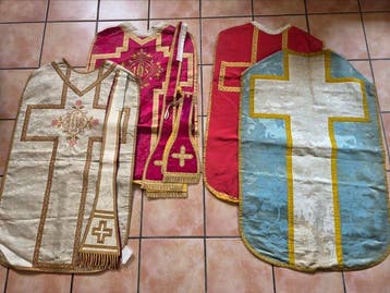 Oude Romeinse chasuble - Borduurwerk - Orfroi - Gouddraad