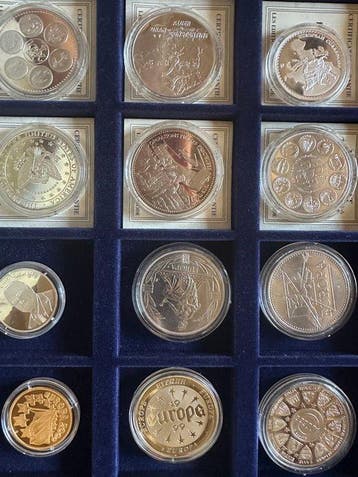 France. Medal 1981/2002, Lot de 12 médailles commémoratives