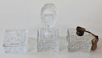 Decoratief ornament (3) - Frankrijk - Parfumerielot. Art