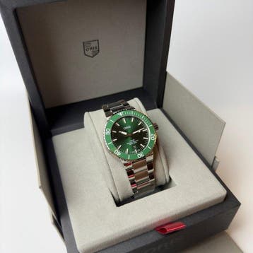 Oris - Aquis Date - Green Automatic - 01 733 7730 4157-07 8