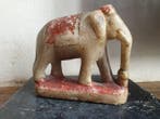 Éléphant polychrome - Albâtre - Inde - XVIIIe siècle