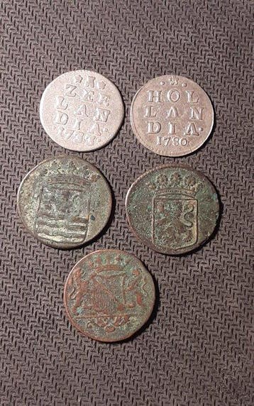 Nederland. 2 zilveren wapen stuivers en 3 VOC Duiten Zilver, Postzegels en Munten