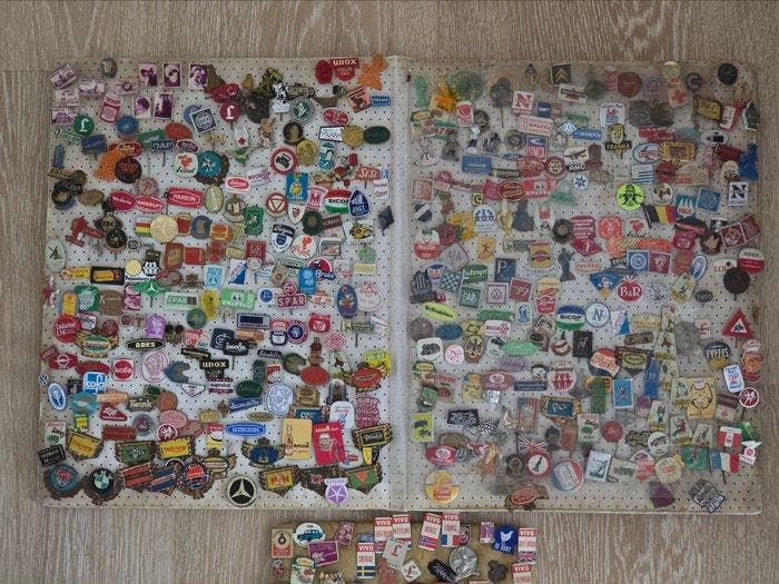 anders - Speelgoed Speldjes album jaren 60 o.a automerken ,, Antiquités & Art, Antiquités | Jouets