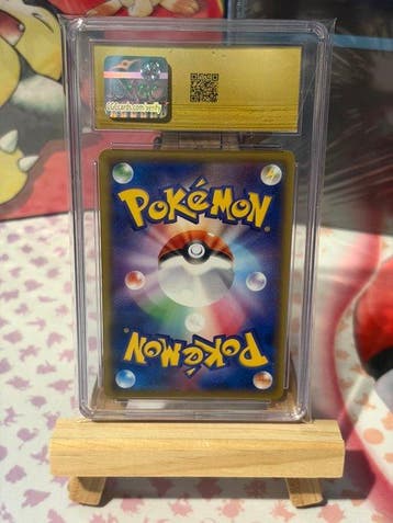 Pokémon - 1 Graded card - Voltorb 037/087 First edition -, Hobby & Loisirs créatifs