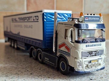 Tekno 1:50 - Model vrachtwagen - VOLVO FH04 - trekker met