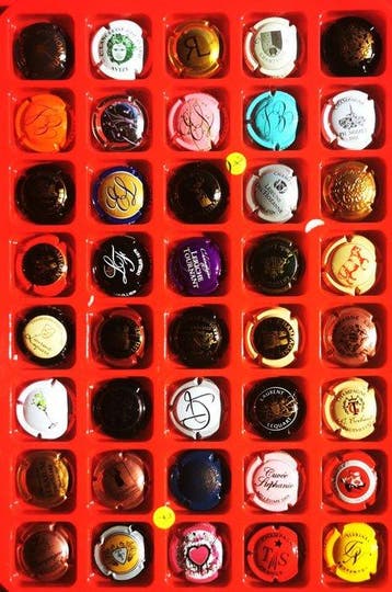 Collectie champagnecapsules - allemaal champagnehuizen